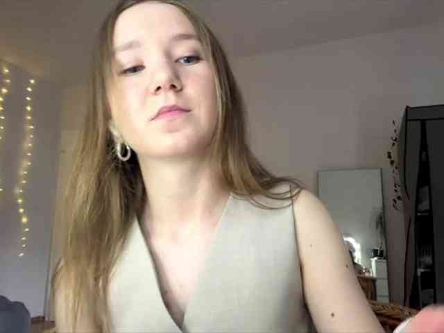 lisasmall webcam