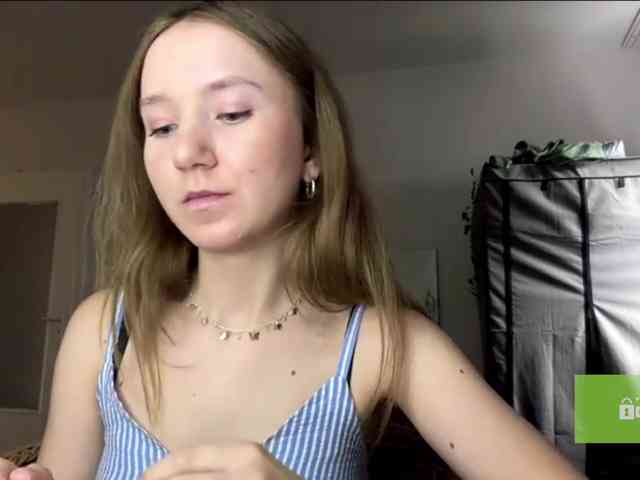 lisasmall webcam