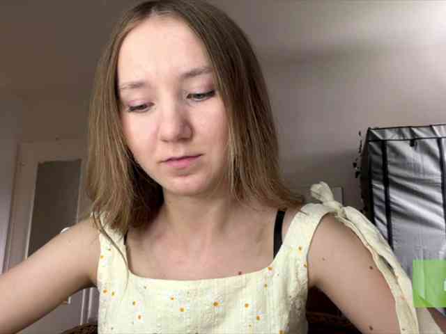 lisasmall webcam