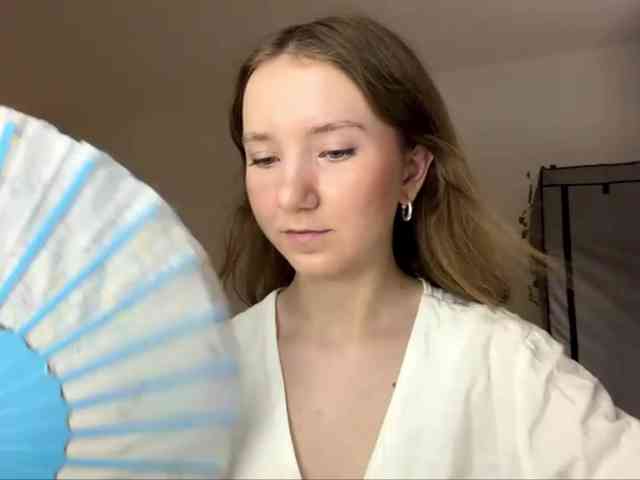 lisasmall webcam
