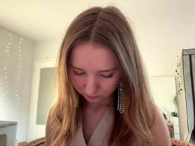 lisasmall webcam