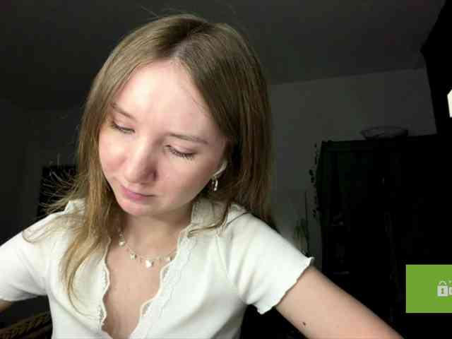 lisasmall webcam