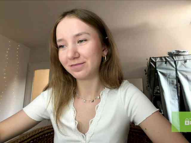 lisasmall webcam