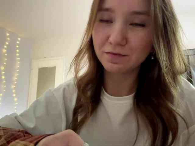 lisasmall webcam