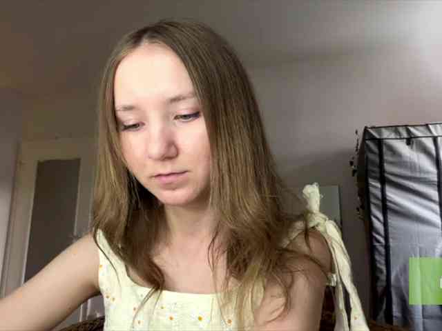 lisasmall webcam