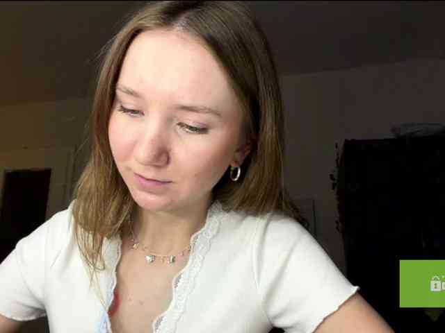 lisasmall webcam