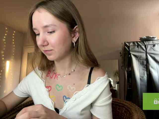 lisasmall webcam
