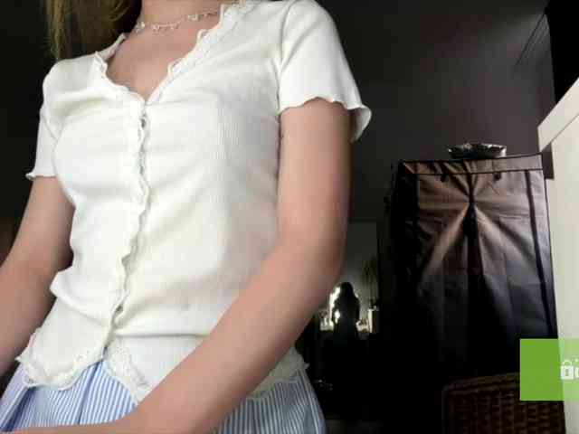 lisasmall webcam
