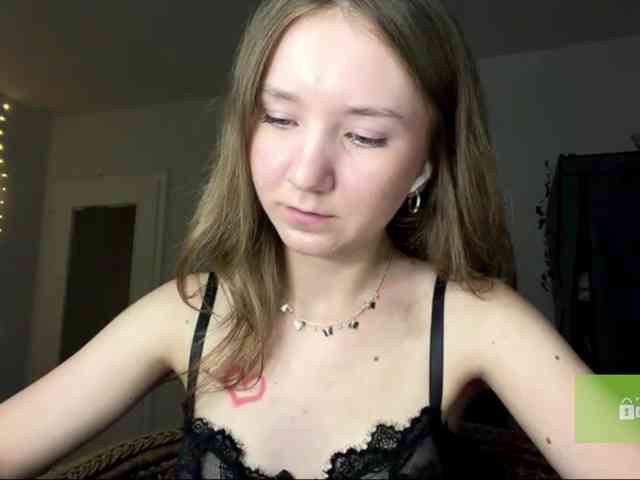 lisasmall webcam