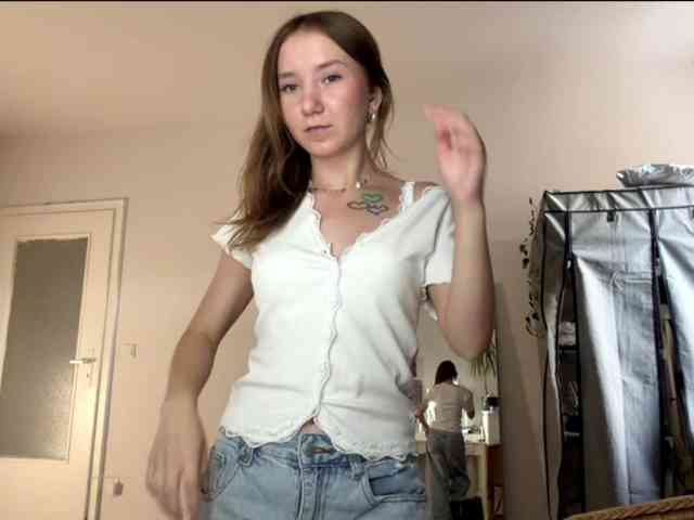 lisasmall webcam