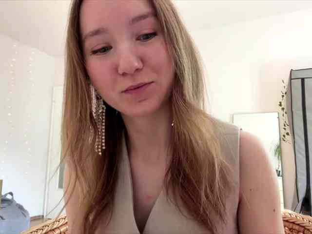 lisasmall webcam