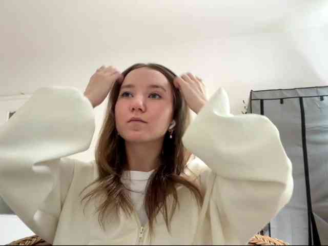 lisasmall webcam