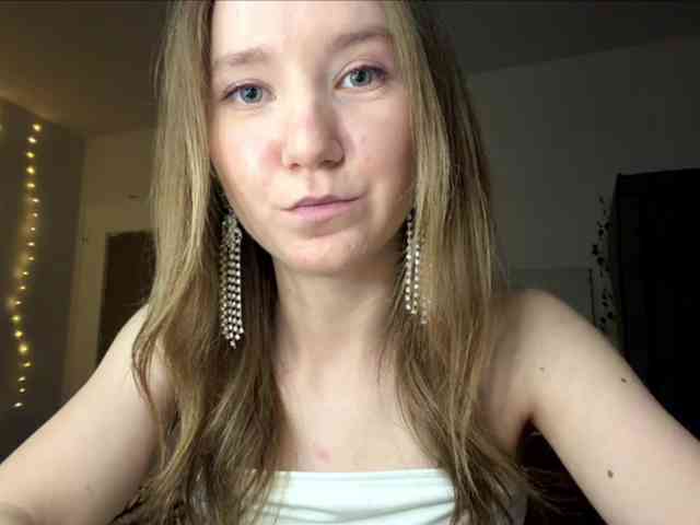 lisasmall webcam