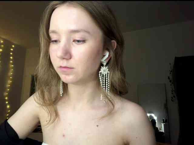 lisasmall webcam