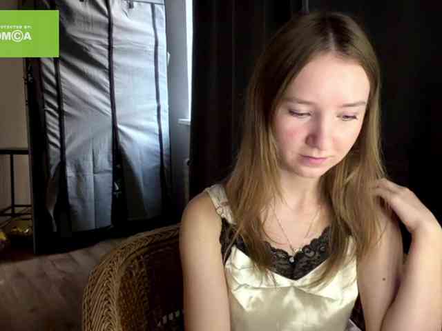 lisasmall webcam