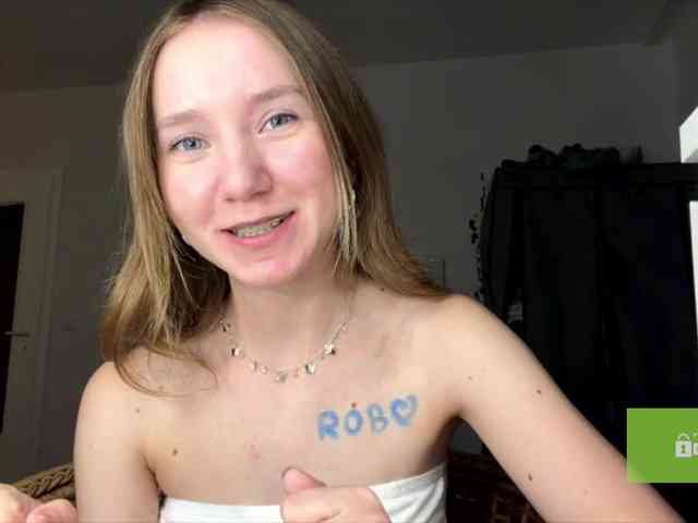 lisasmall webcam