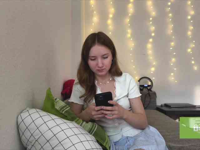 lisasmall webcam