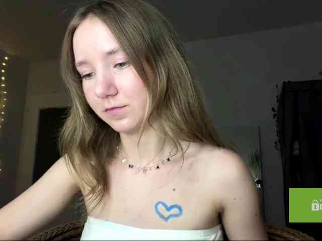 lisasmall webcam