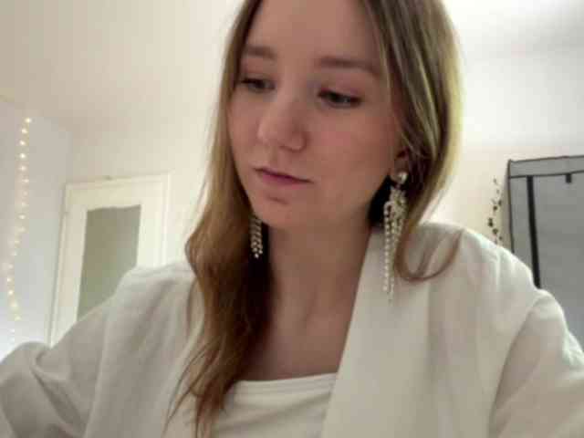 lisasmall webcam