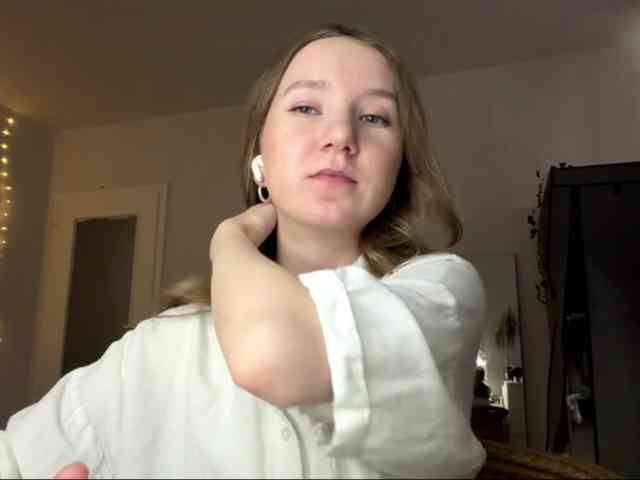 lisasmall webcam