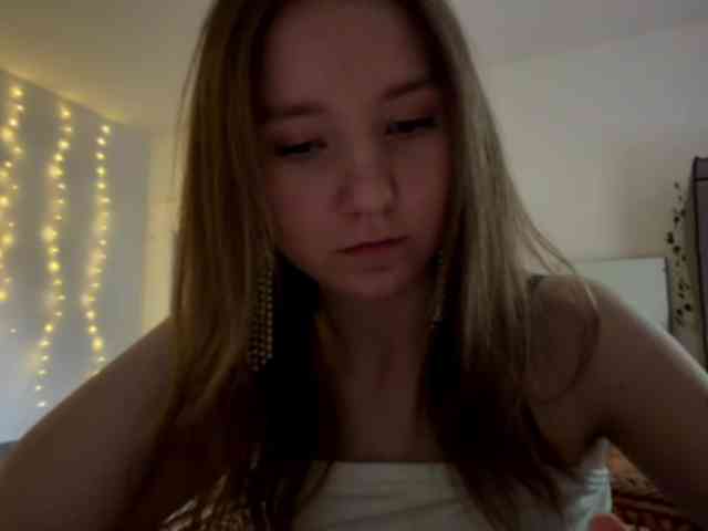 lisasmall webcam