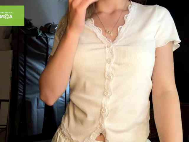 lisasmall webcam