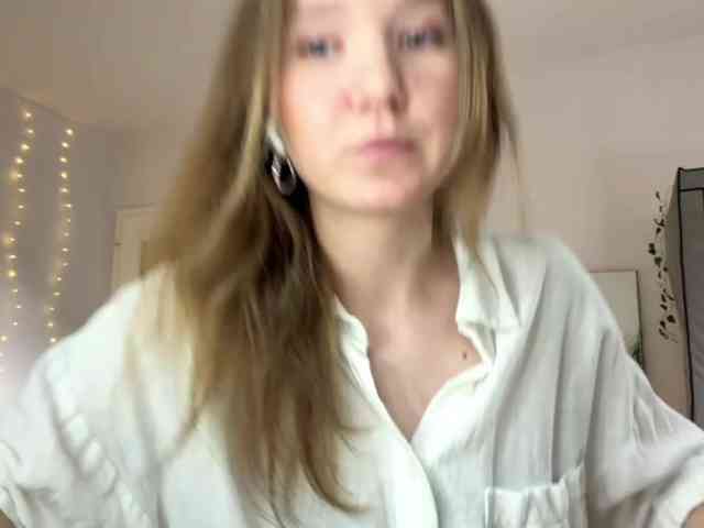lisasmall webcam