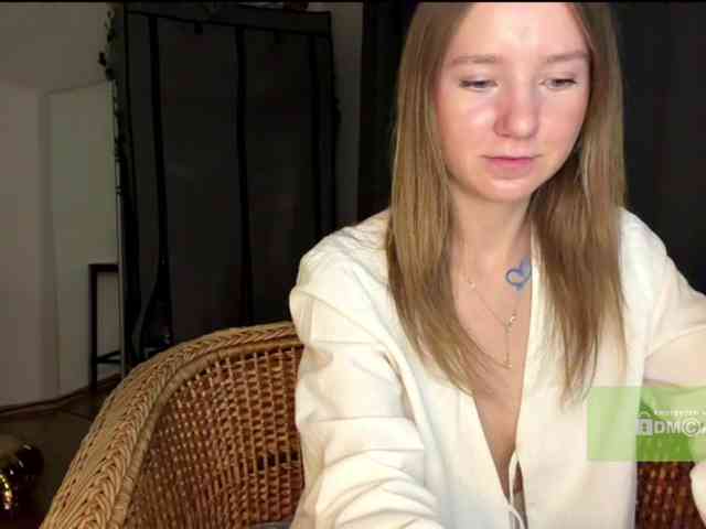 lisasmall webcam