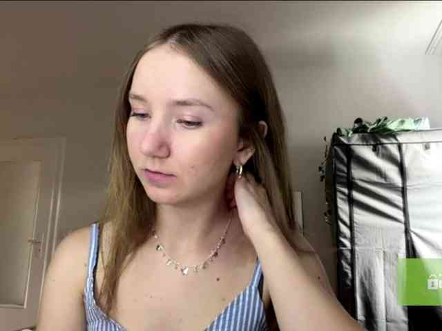 lisasmall webcam