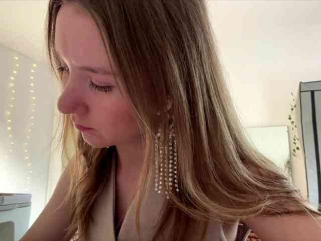 lisasmall webcam