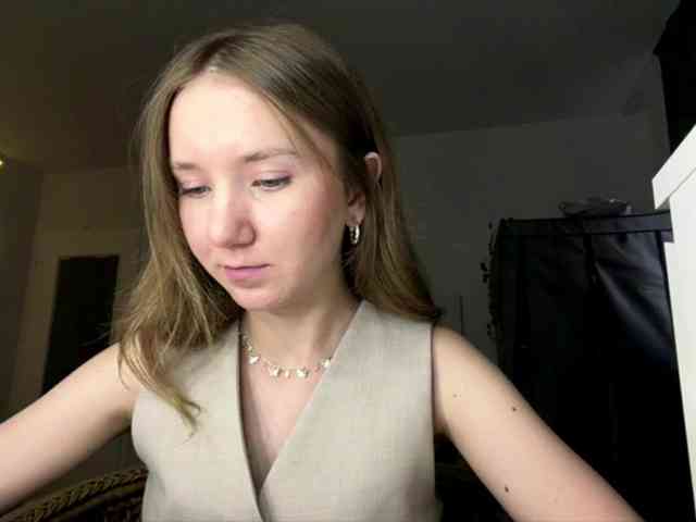lisasmall webcam