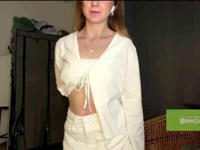 lisasmall webcam