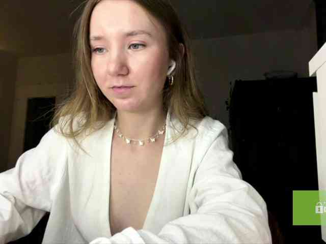 lisasmall webcam