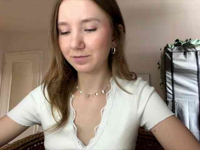 lisasmall webcam