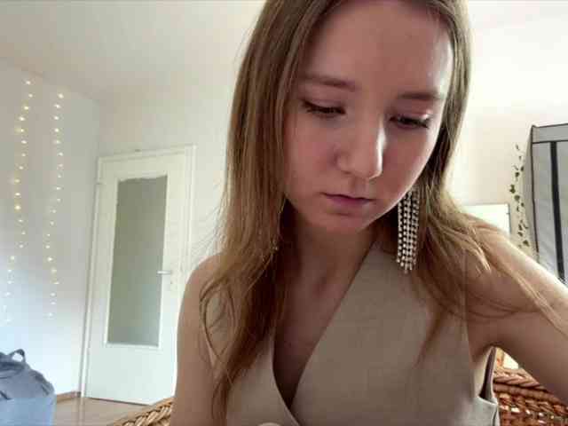 lisasmall webcam