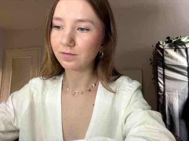 lisasmall webcam