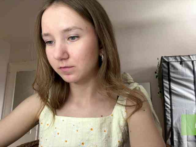 lisasmall webcam