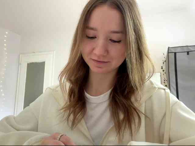 lisasmall webcam
