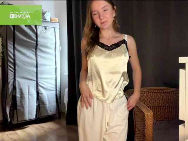 lisasmall webcam