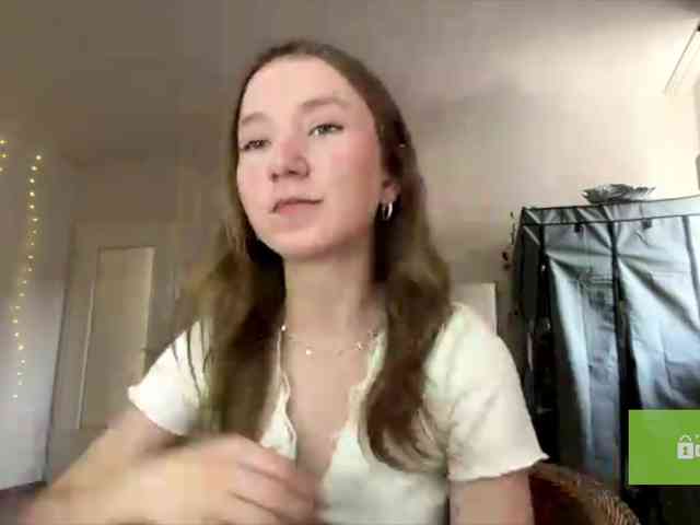 lisasmall webcam