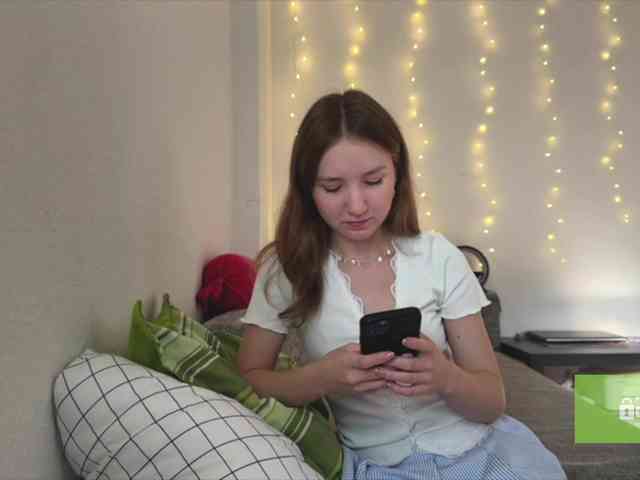lisasmall webcam