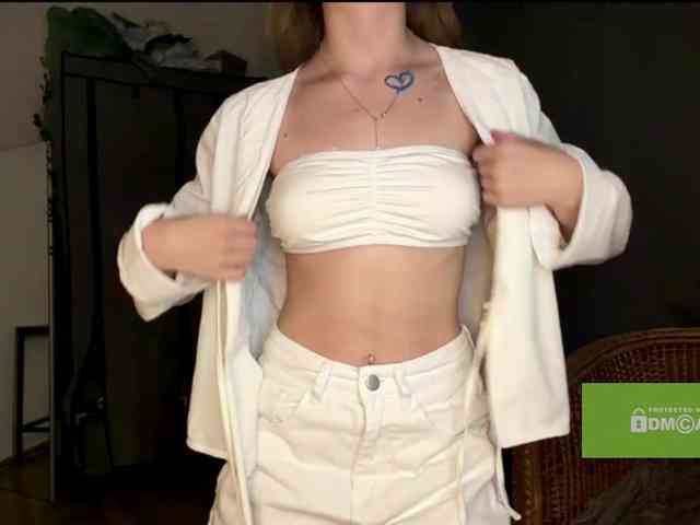 lisasmall webcam