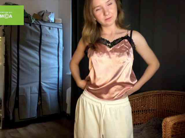 lisasmall webcam