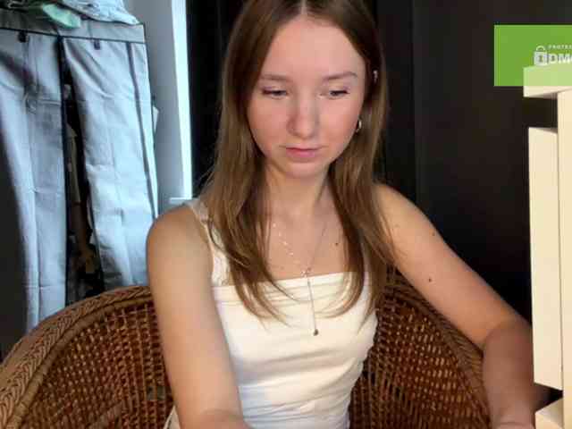 lisasmall webcam