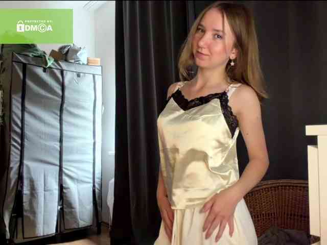 lisasmall webcam