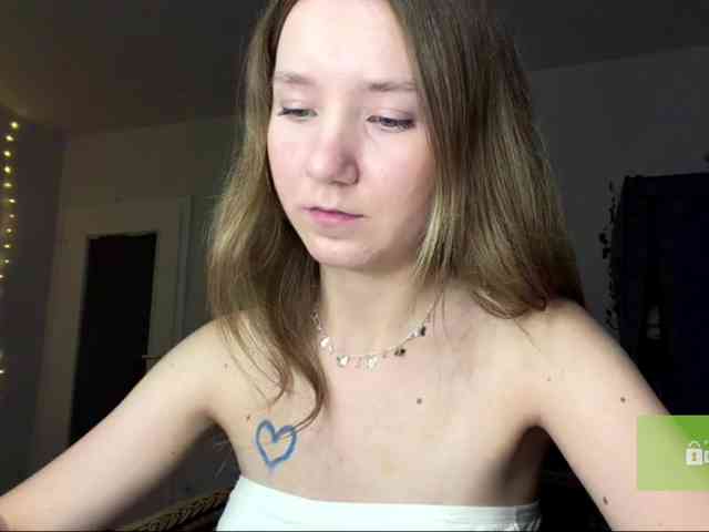 lisasmall webcam