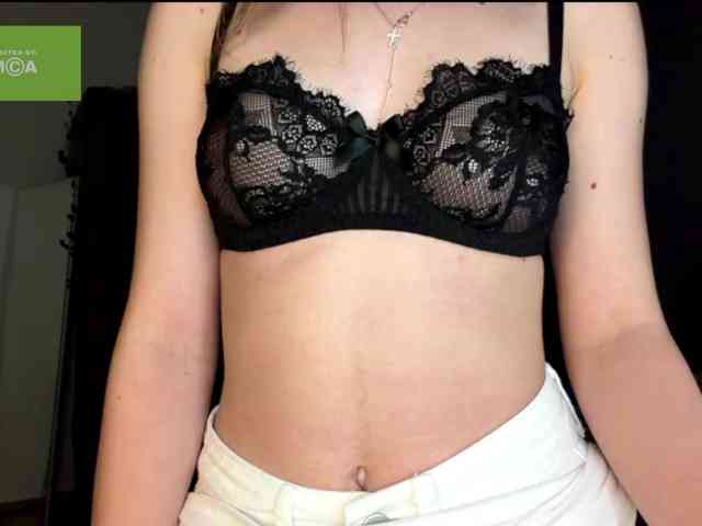 lisasmall webcam