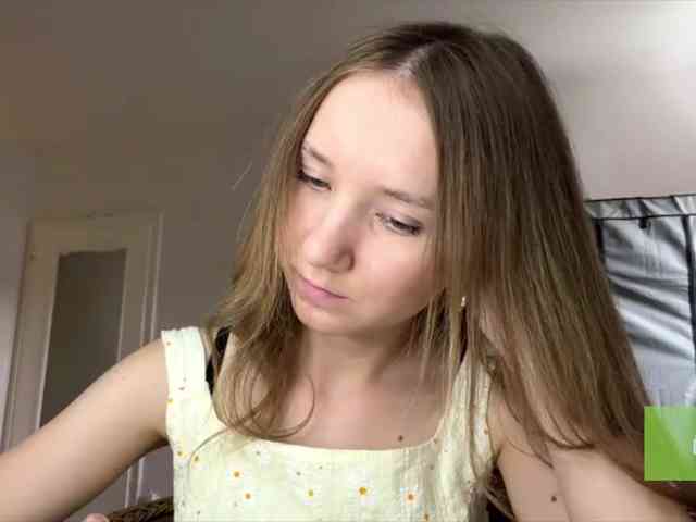 lisasmall webcam