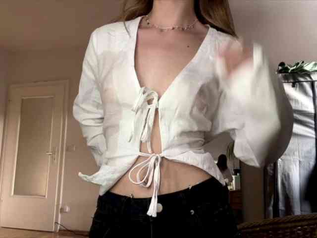 lisasmall webcam