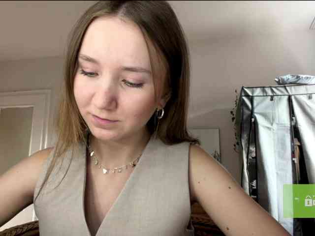 lisasmall webcam